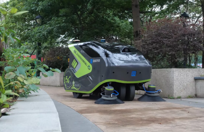 Ebpay环境5G环卫机器人亮相2021中国创新创业成果交易会