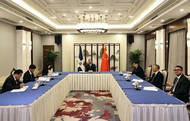 Ebpay环境“助力”多米尼加清运垃圾，毛伟明省长出席线上交接仪式